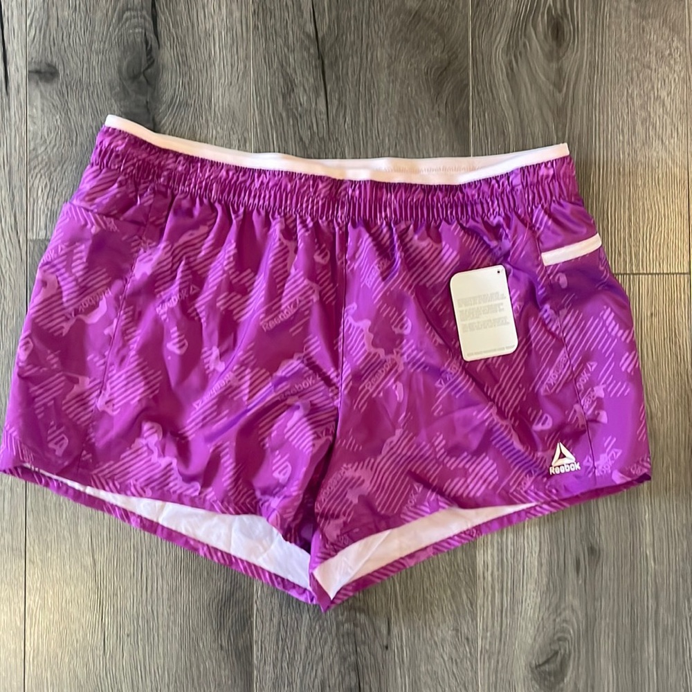 Reebok shorts passionate plum size L - moisture management